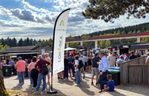 Lokarea soutient les passionnés : appel à candidatures pour notre sponsoring local La voile Lokarea a flotté au Circuit de Spa-Francorchamps, au cœur de l'effervescence des paddocks. Une belle occasion de partager l'énergie d'un événement qui rassemble passionnés, familles et bénévoles. Chez Lokarea, nous croyons à la force du tissu local. Clubs sportifs, associations, comités de quartier, événements culturels ou caritatifs : chaque initiative qui fait vivre une région mérite d'être soutenue.